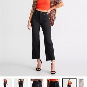 Hidden Straight Stretch Jeans